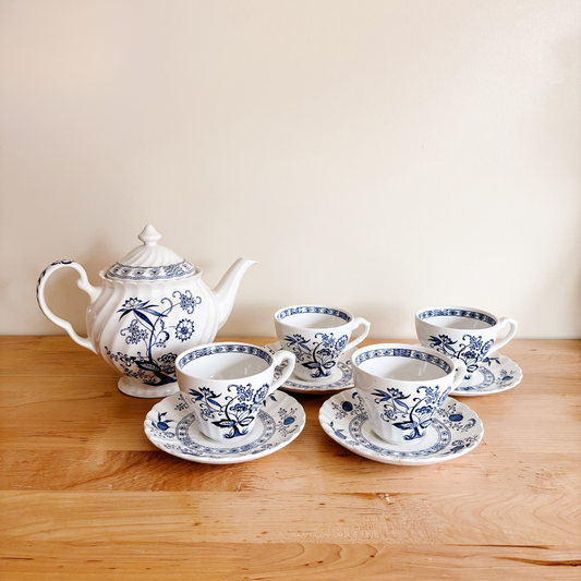 J. & G. Meakin Blue Nordic Teapot and Teacup Set