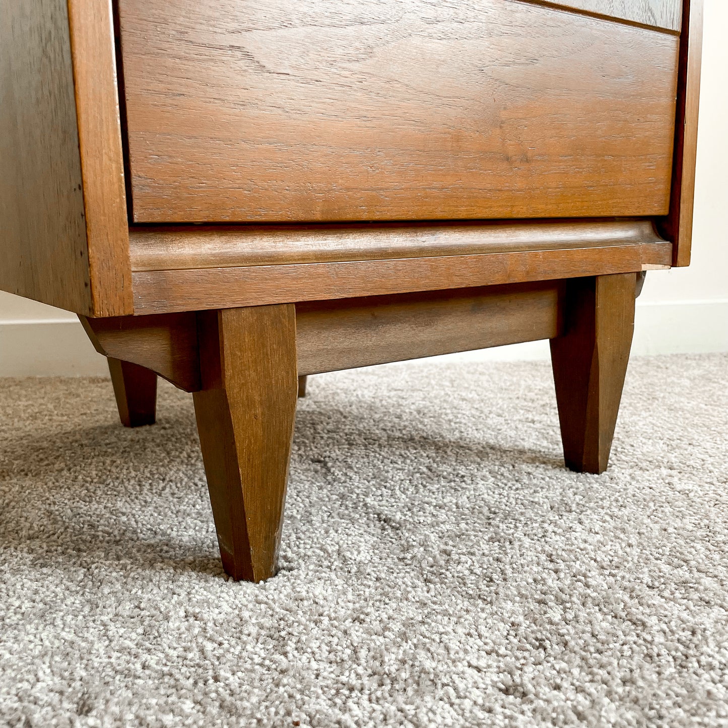 1960s Midcentury Walnut Bedside Tables/Nightstands (Set of 2)