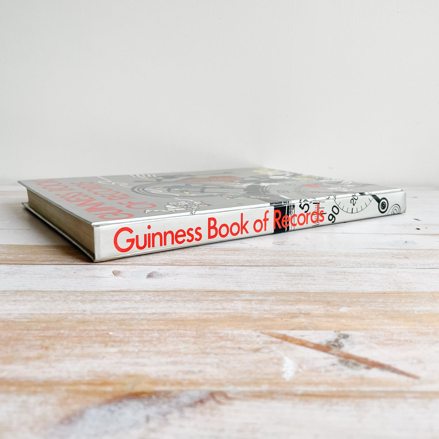 Guinness Book of Records, 1975 (Hardcover)