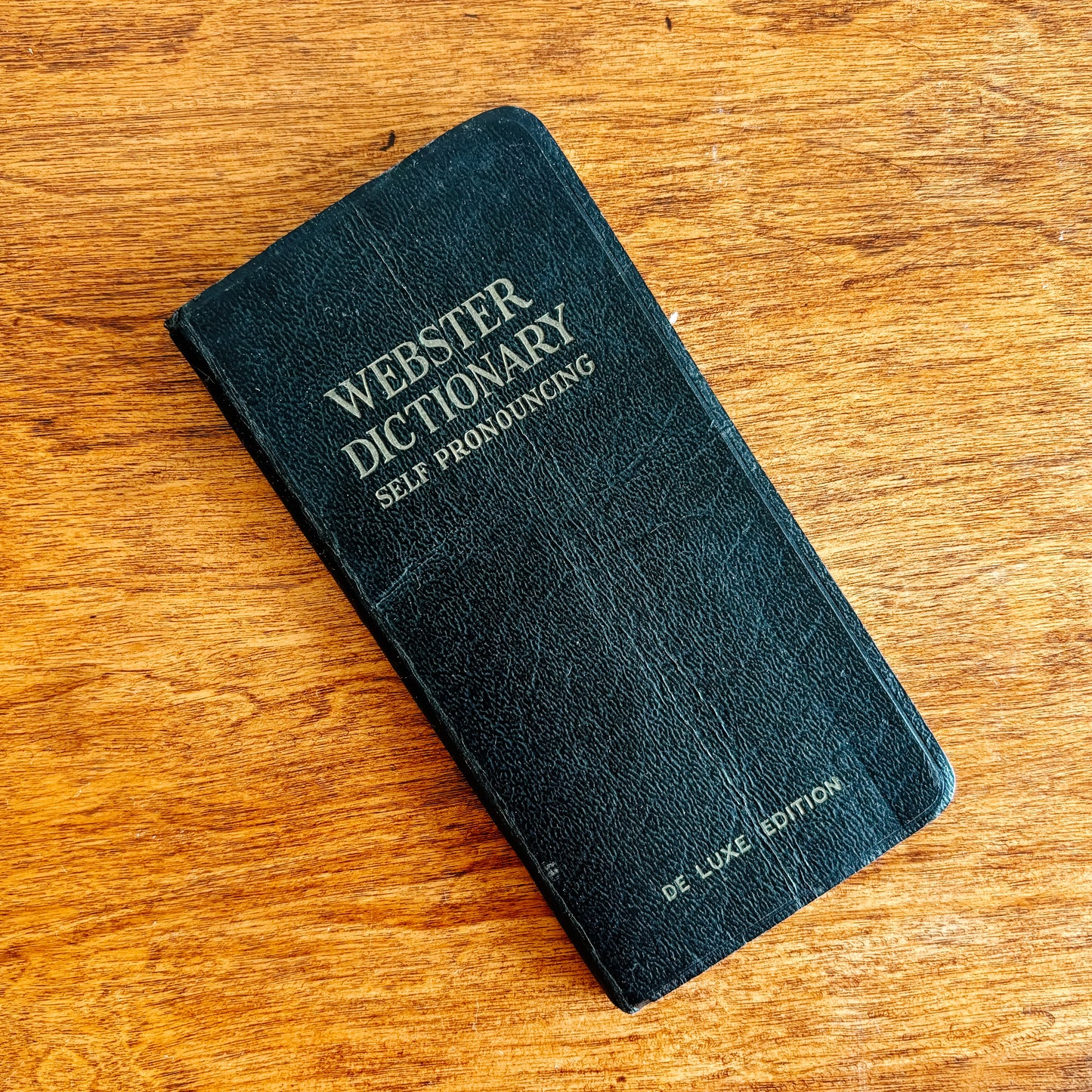 Webster Dictionary Self-Pronouncing Deluxe Edition