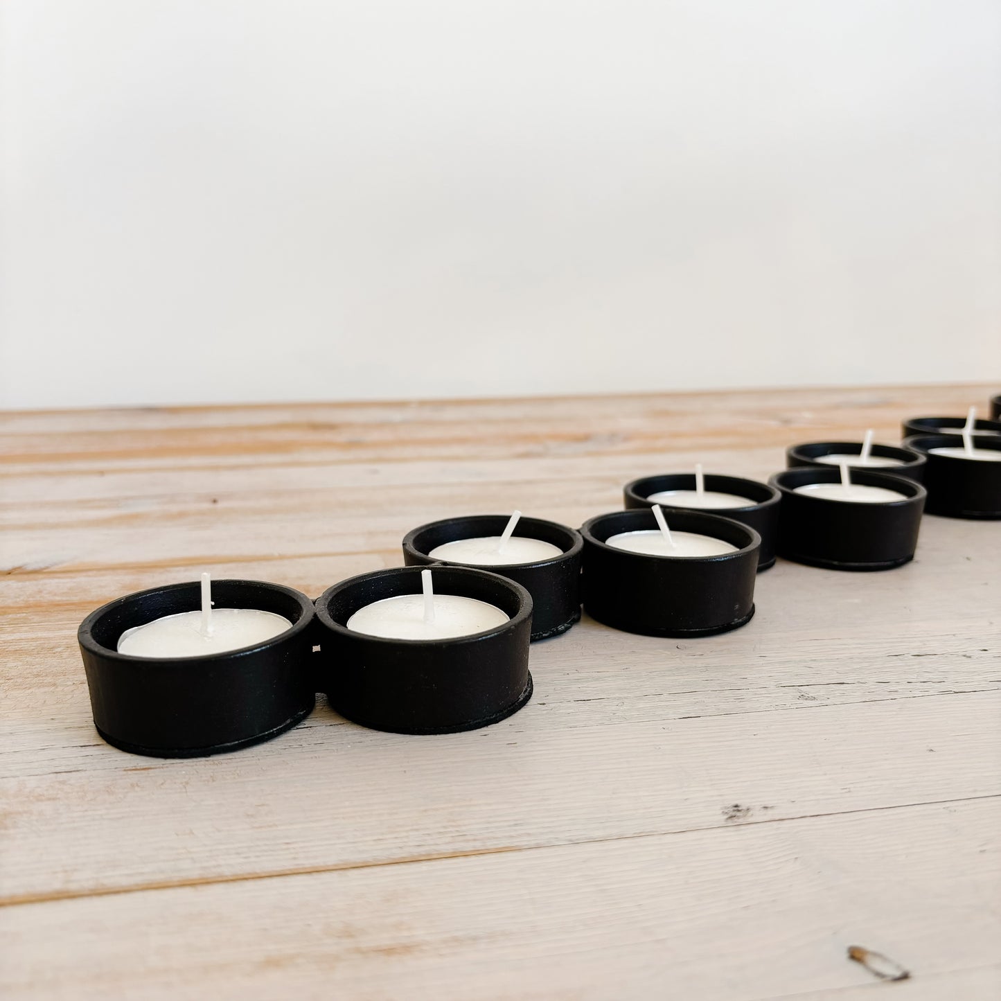 Black Metal Votive Candle Centrepiece
