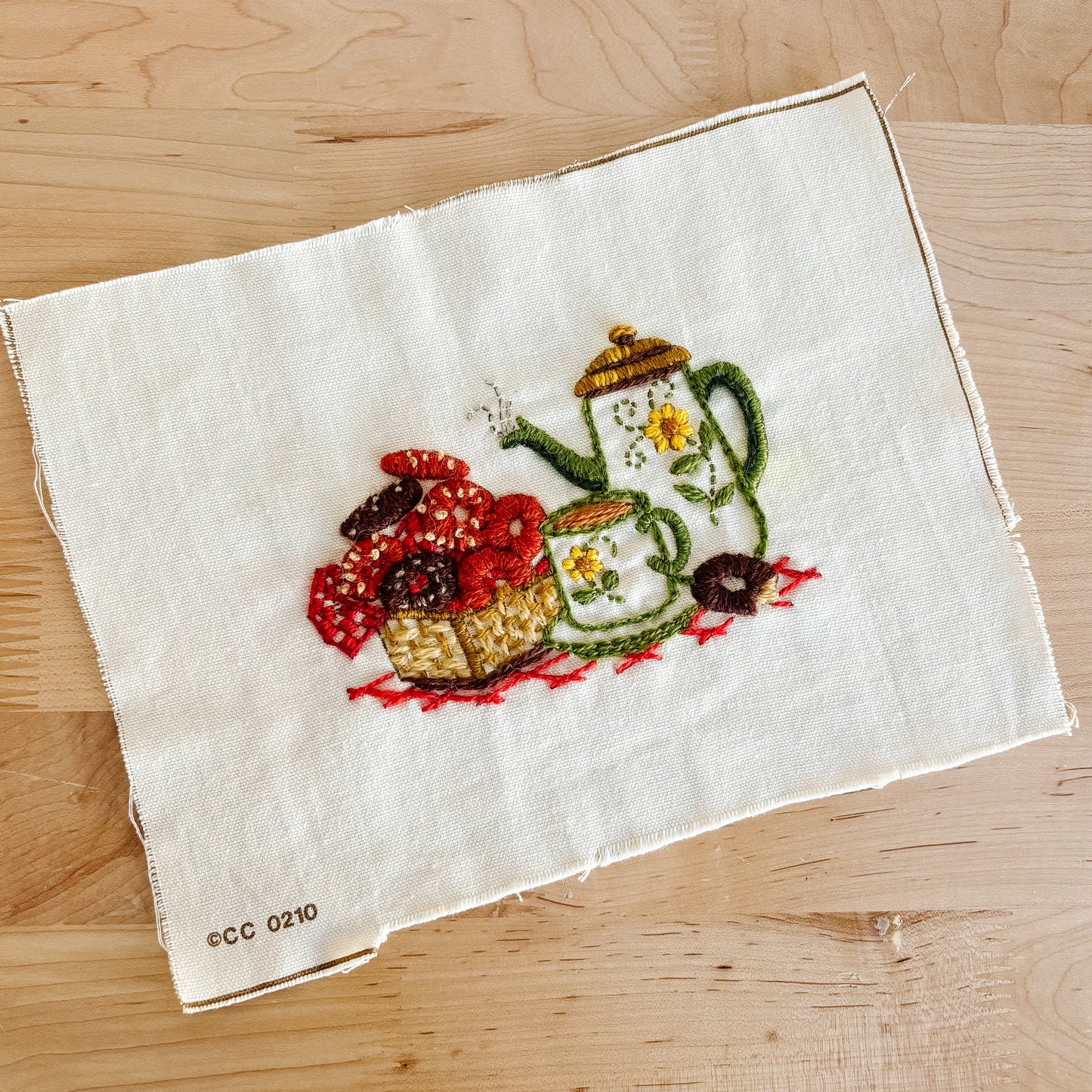 Vintage Creative Circle Stitched Crewel Artwork - Teapot and Popcorn