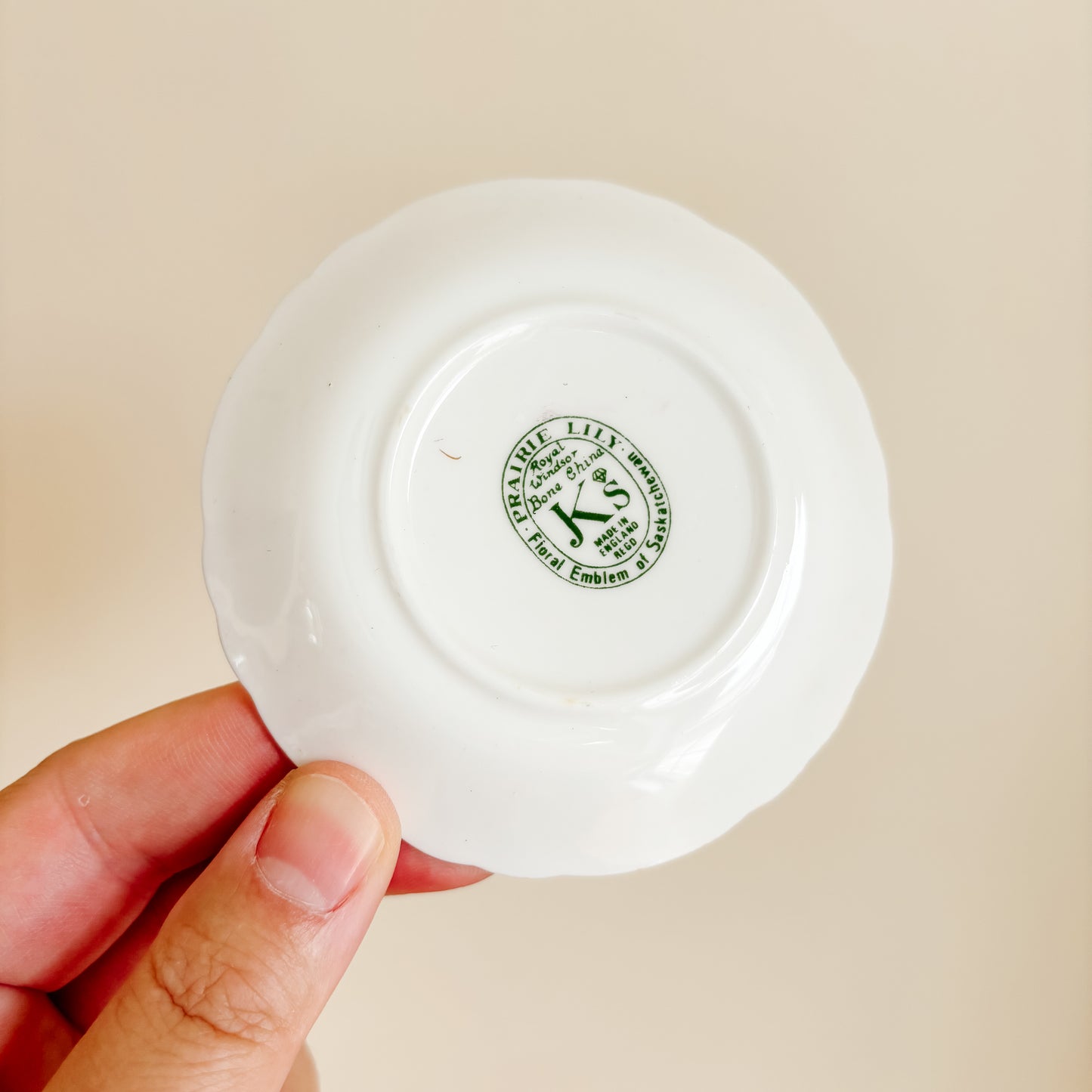 Saskatchewan Canada Prairie Lily Gold-Trimmed Ring Dish