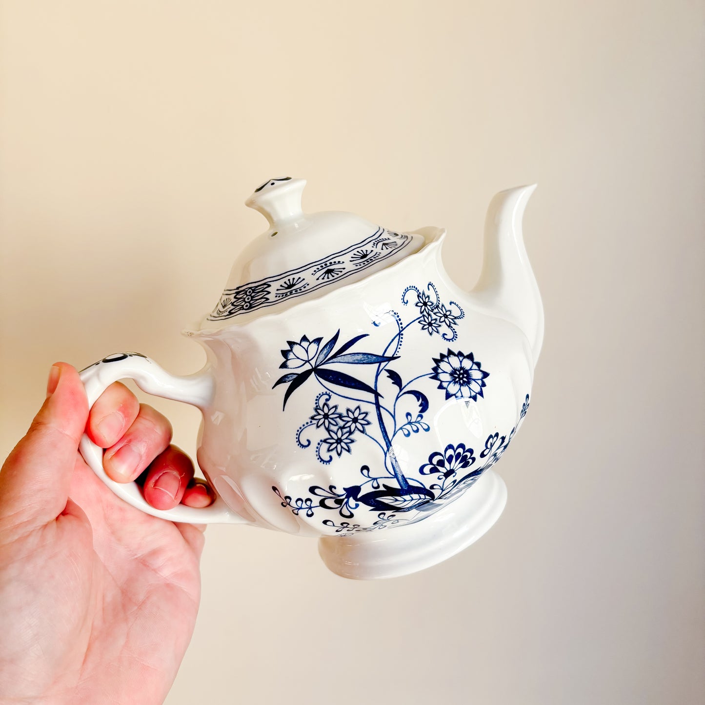 J. & G. Meakin Blue Nordic Teapot and Teacup Set