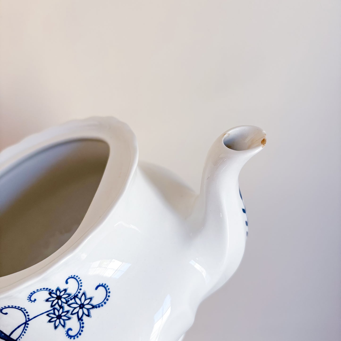 J. & G. Meakin Blue Nordic Teapot and Teacup Set