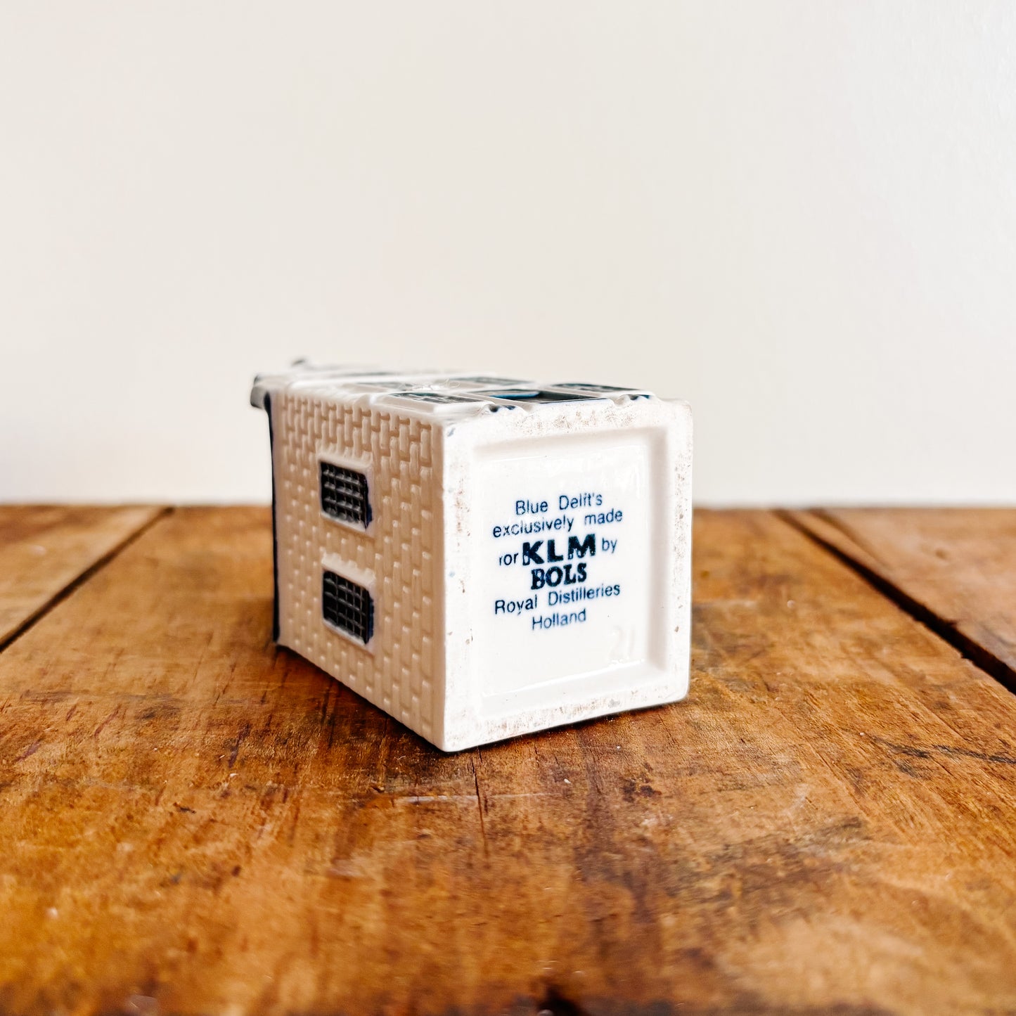 KLM Delft Blue Dutch House No 21 - Bols Gin