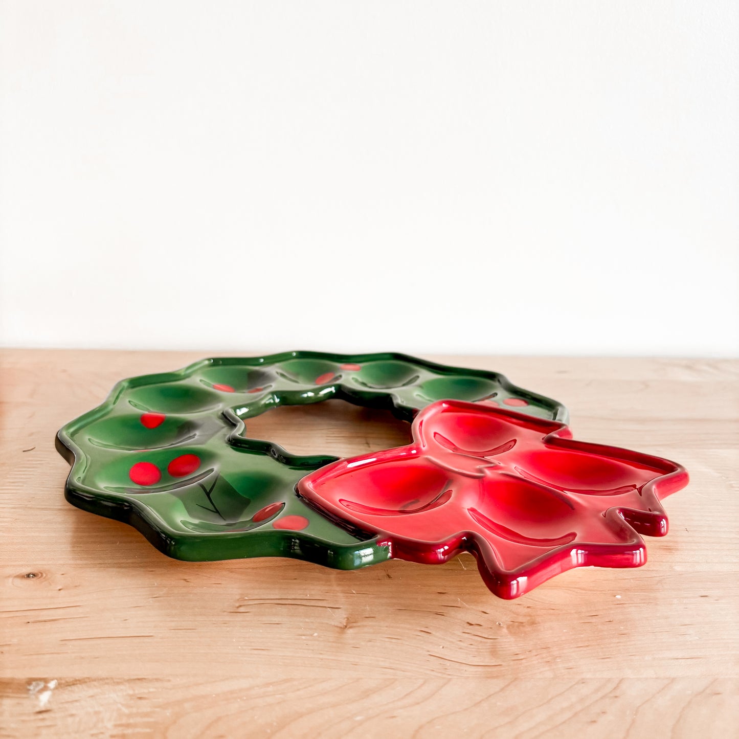 Boston Warehouse Christmas Wreath Deviled Egg Plate