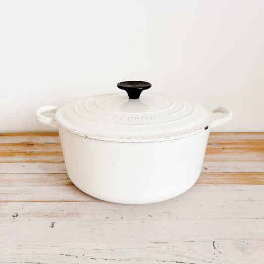 Le Creuset White Round Enamelled Cast Iron Cookware #24