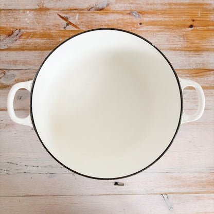 Le Creuset White Round Enamelled Cast Iron Cookware #24