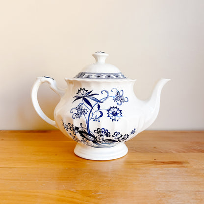 J. & G. Meakin Blue Nordic Teapot and Teacup Set