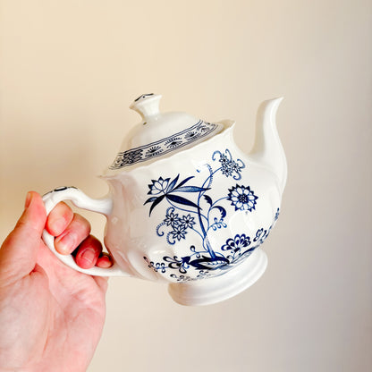 J. & G. Meakin Blue Nordic Teapot and Teacup Set