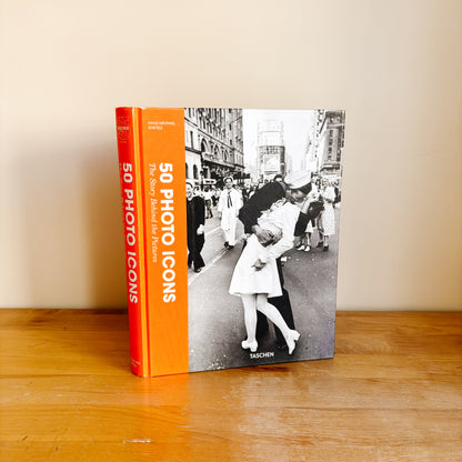 Taschen - 50 Photo Icons: The Story Behind the Pictures (2011)