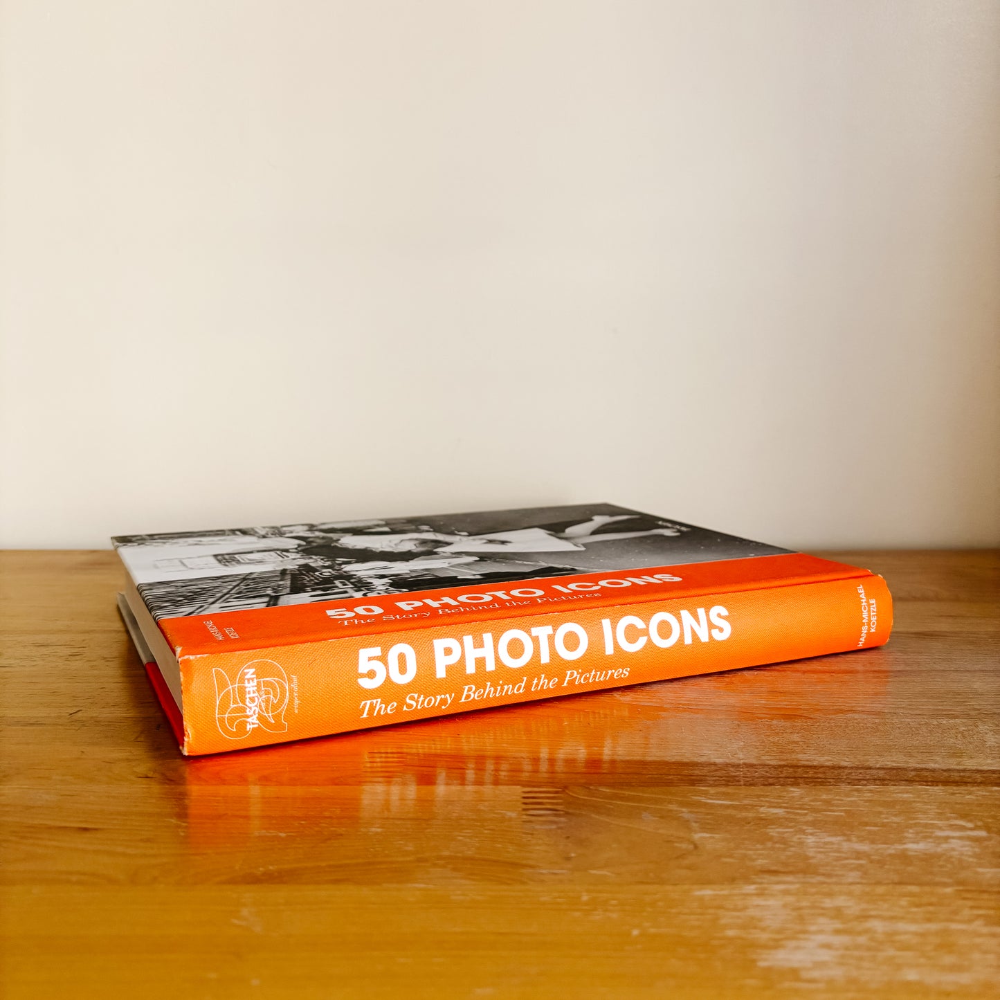 Taschen - 50 Photo Icons: The Story Behind the Pictures (2011)
