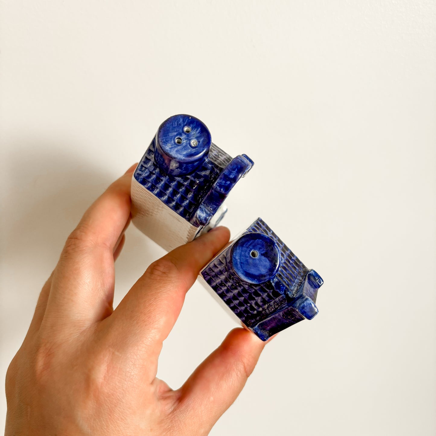 Delft Blue Amsterdam Canal Houses - Salt & Pepper Elesva Shaker Set