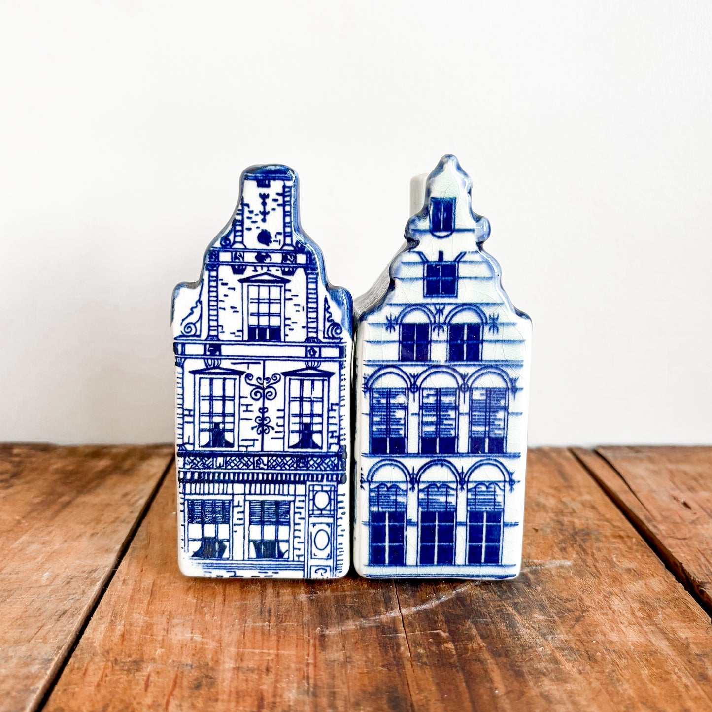 Delft Blue Amsterdam Canal Houses - Salt & Pepper Ornate Roof Shaker Set