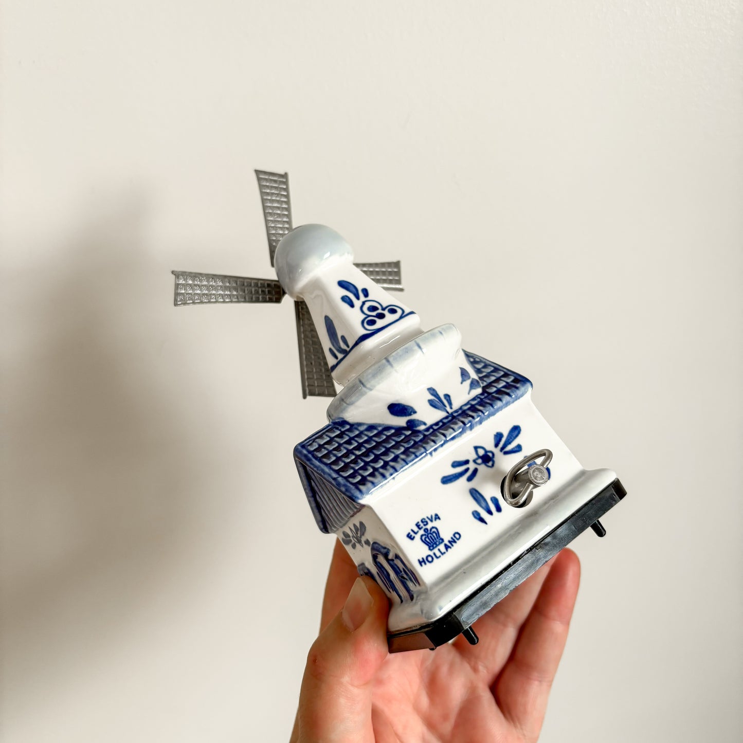 Vintage Elesva Holland Delft Blue Dutch Windmill Music Box