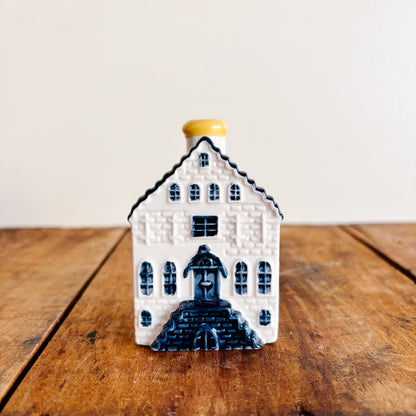 KLM Delft Blue Dutch House No 4 - Bols Gin