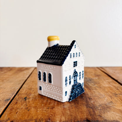 KLM Delft Blue Dutch House No 4 - Bols Gin
