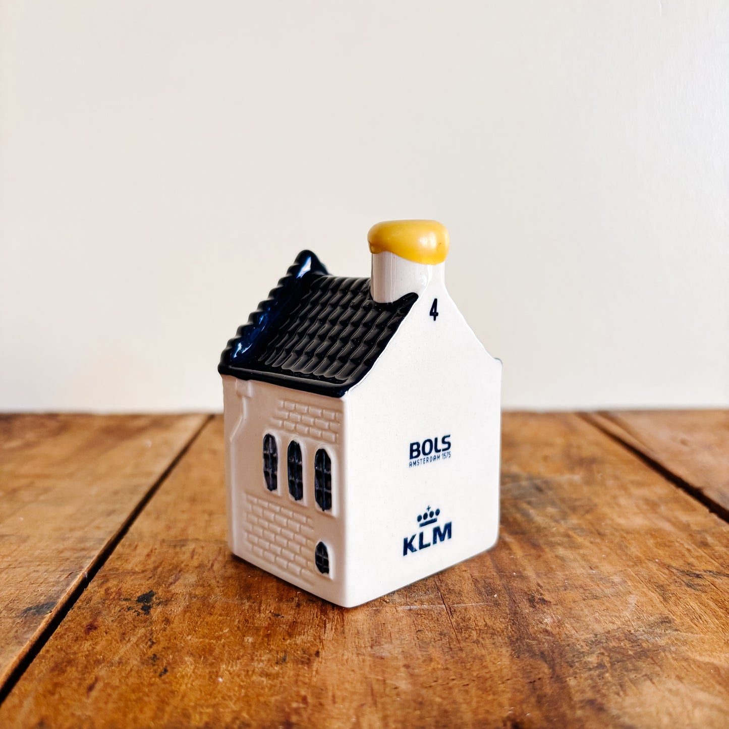 KLM Delft Blue Dutch House No 4 - Bols Gin