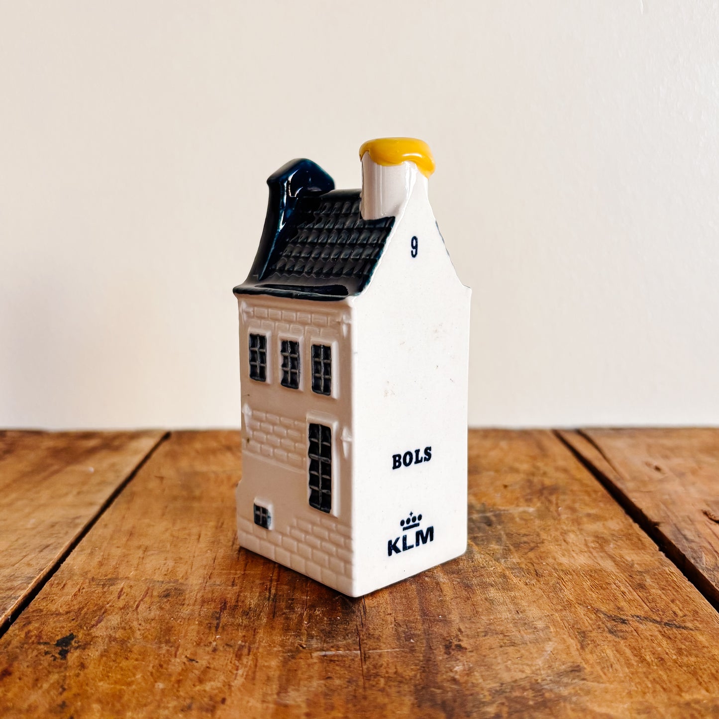 KLM Delft Blue Dutch House No 9 - Bols Gin