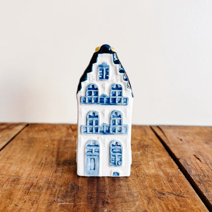 KLM Delft Blue Dutch House No 18 - Bols Gin