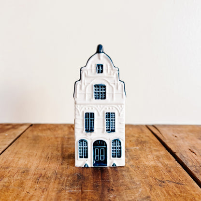 KLM Delft Blue Dutch House No 21 - Bols Gin