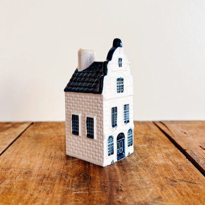 KLM Delft Blue Dutch House No 21 - Bols Gin