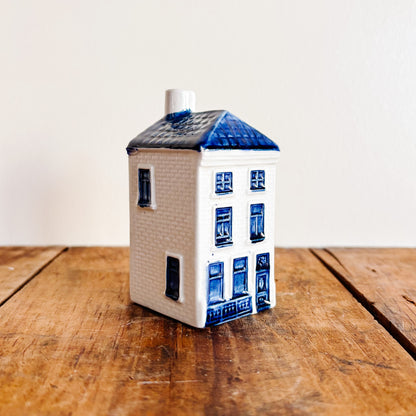 KLM Delft Blue Dutch House No 26 - Rynbende Cherry Brandy