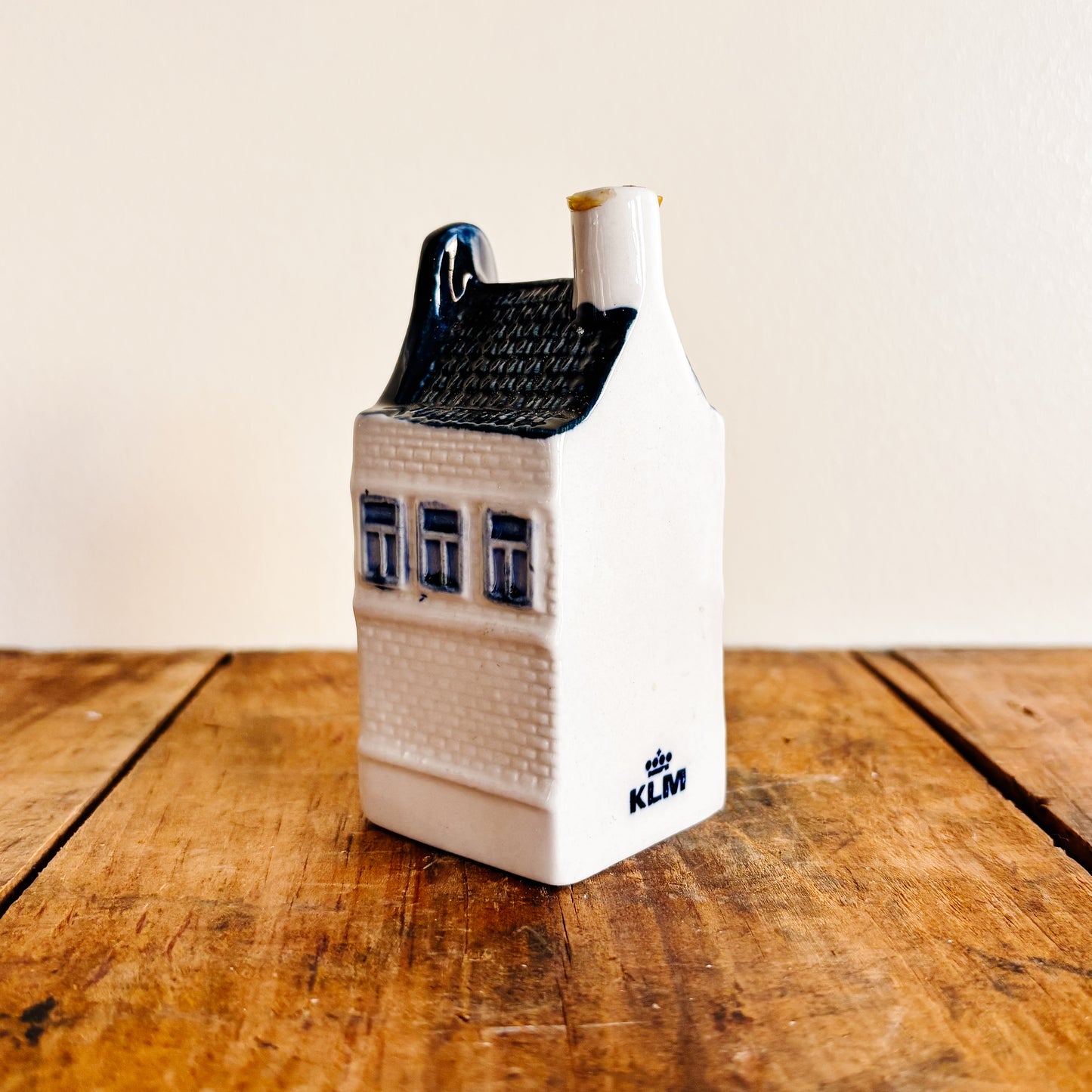 KLM Delft Blue Dutch House No 40 - Bols Gin