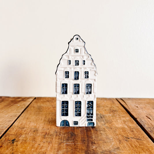 KLM Delft Blue Dutch House No 53 - Bols Gin