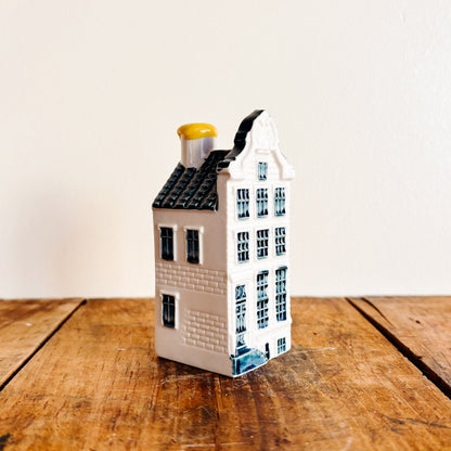KLM Delft Blue Dutch House No 62 - Bols Gin