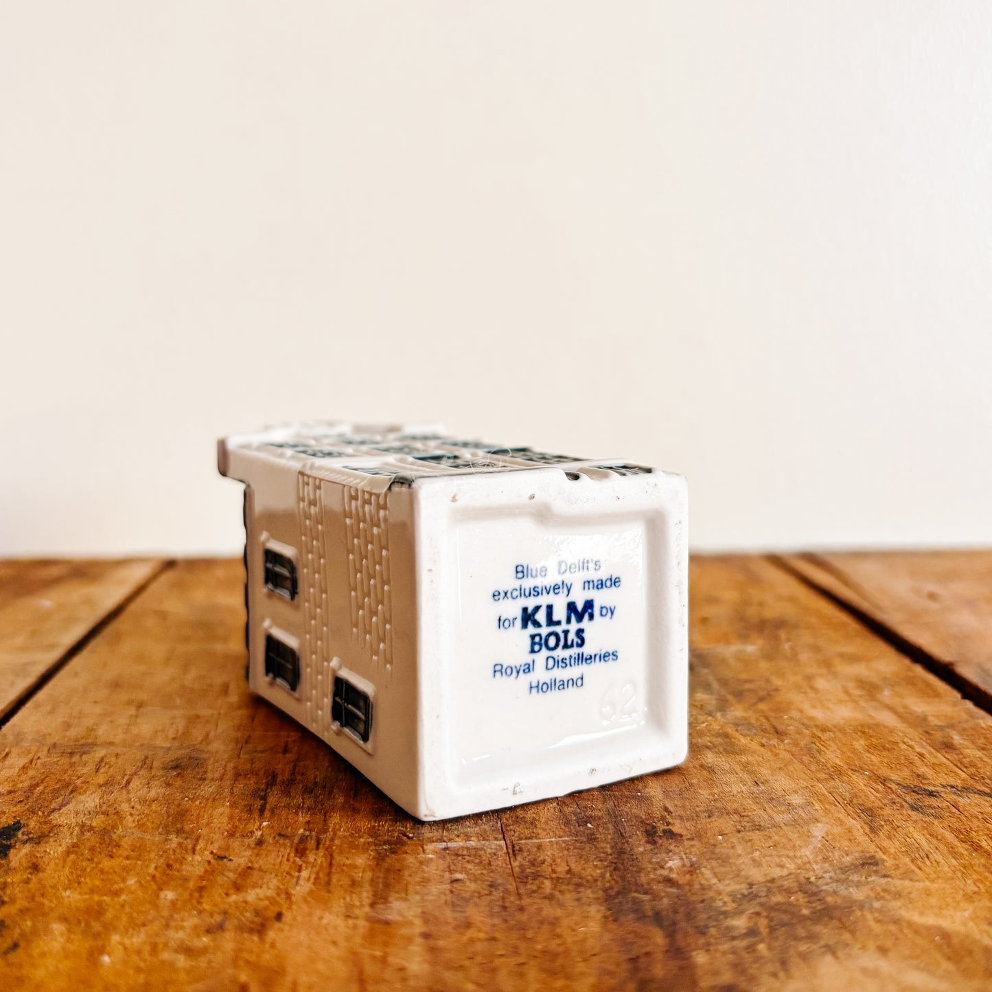 KLM Delft Blue Dutch House No 62 - Bols Gin