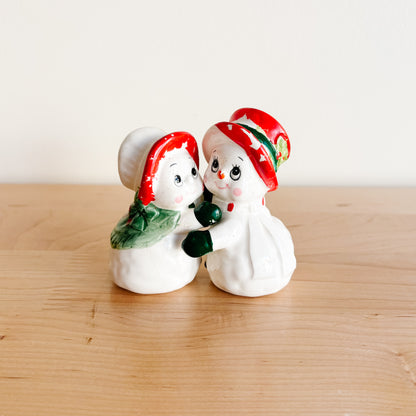 Salt & Pepper Shakers - Hugging Snowman Couple