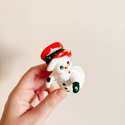 Salt & Pepper Shakers - Hugging Snowman Couple