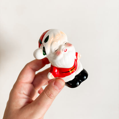 Salt & Pepper Shakers - Kissing Santa & Mrs. Claus Couple