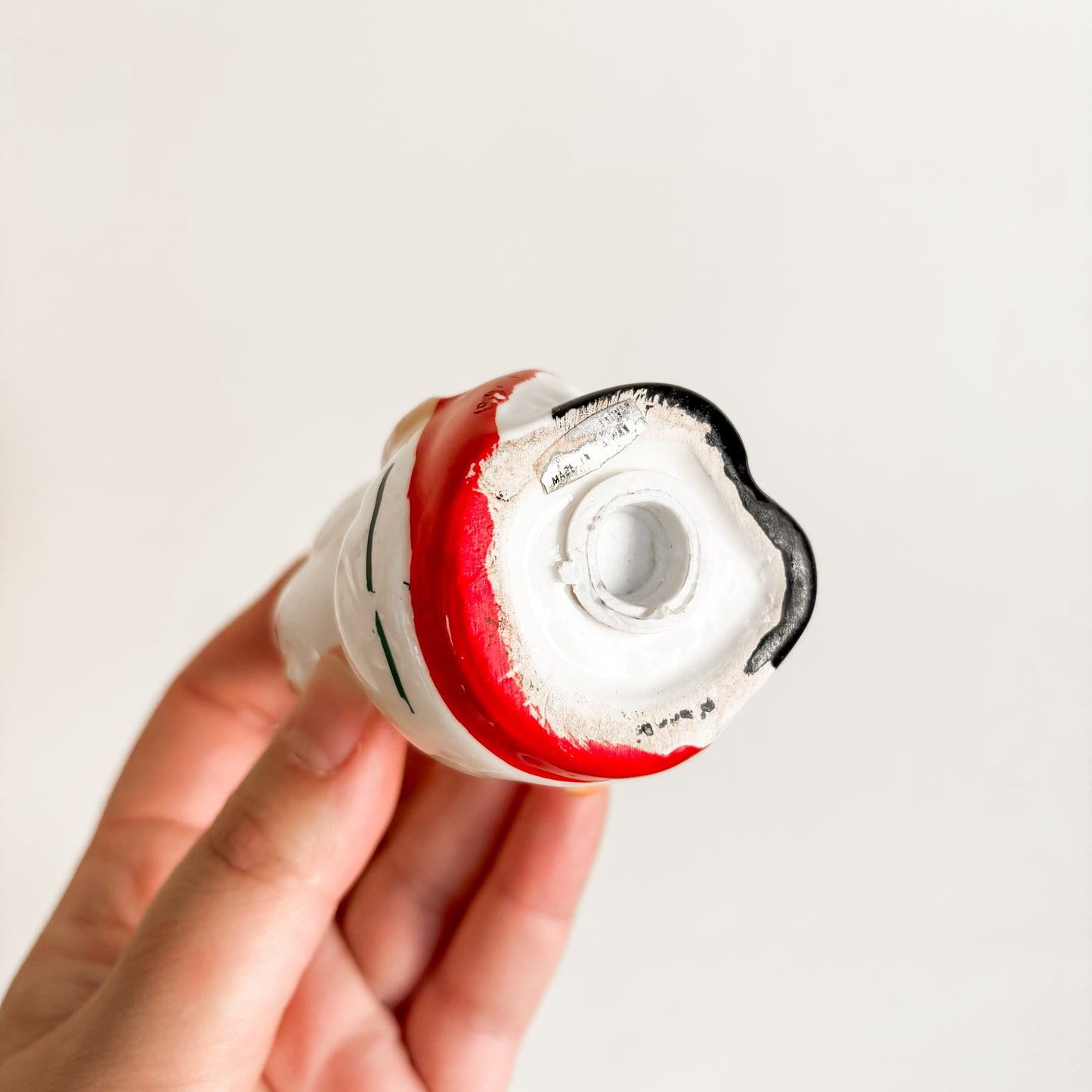 Salt & Pepper Shakers - Kissing Santa & Mrs. Claus Couple