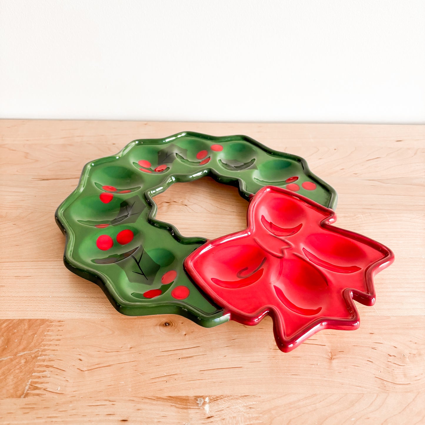 Boston Warehouse Christmas Wreath Deviled Egg Plate