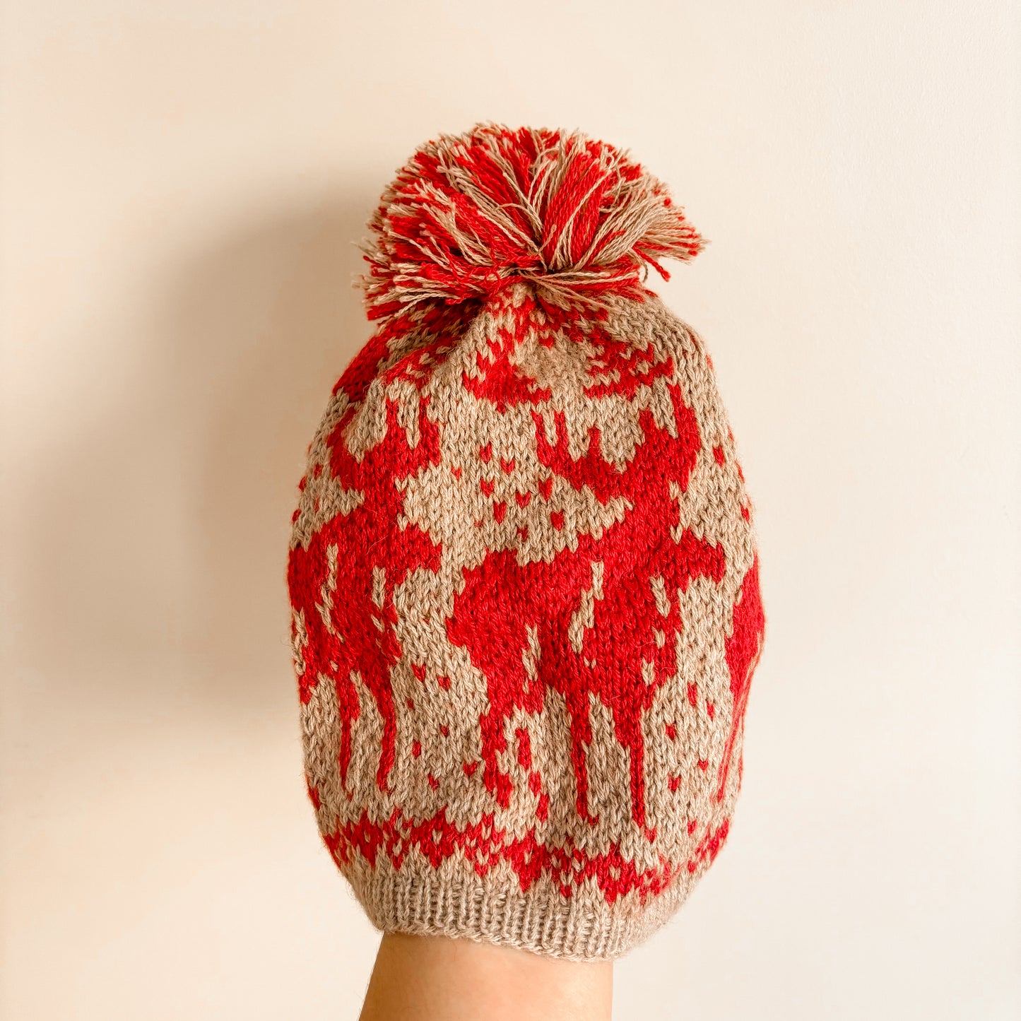 Qiviuk Home Alone Kevin McCallister Red Moose Knit Hat (Small)