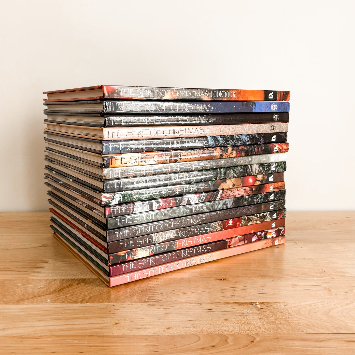 Holiday Book - The Spirit of Christmas: Creative Holiday Ideas (Books 1-15)