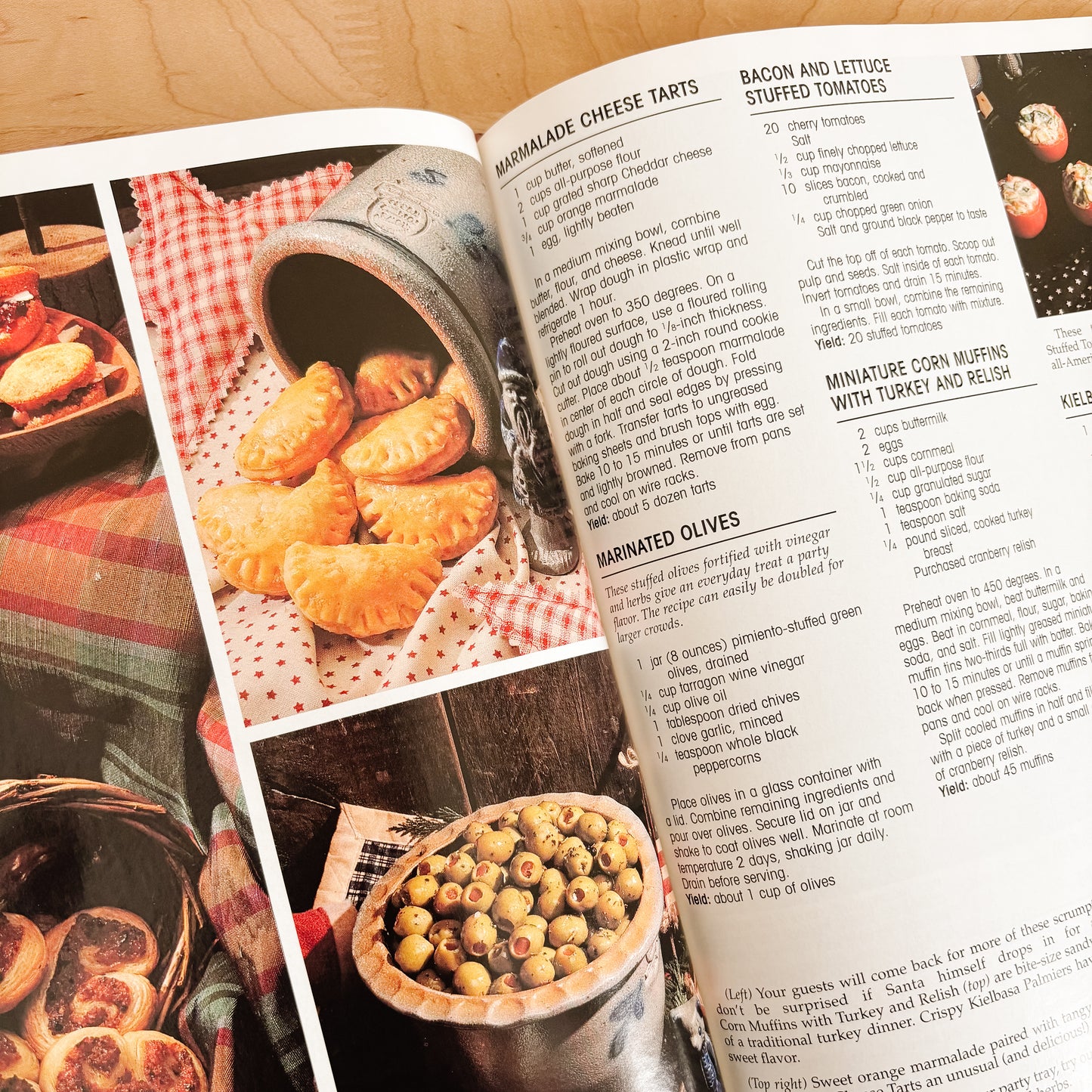 Holiday Book - The Spirit of Christmas Cookbook (Hardcover, 1996)