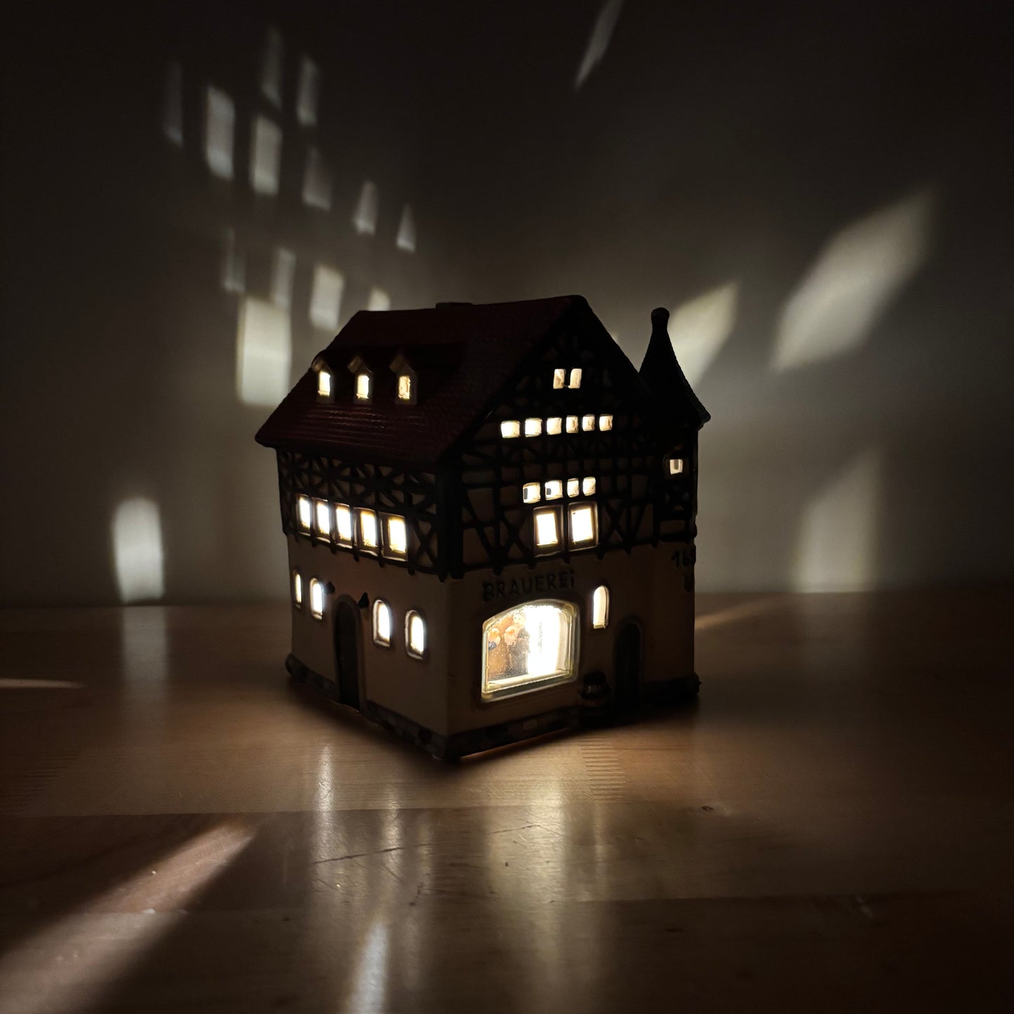 Christmas Decor - G.Wurm German Brewery 1682 (with box)