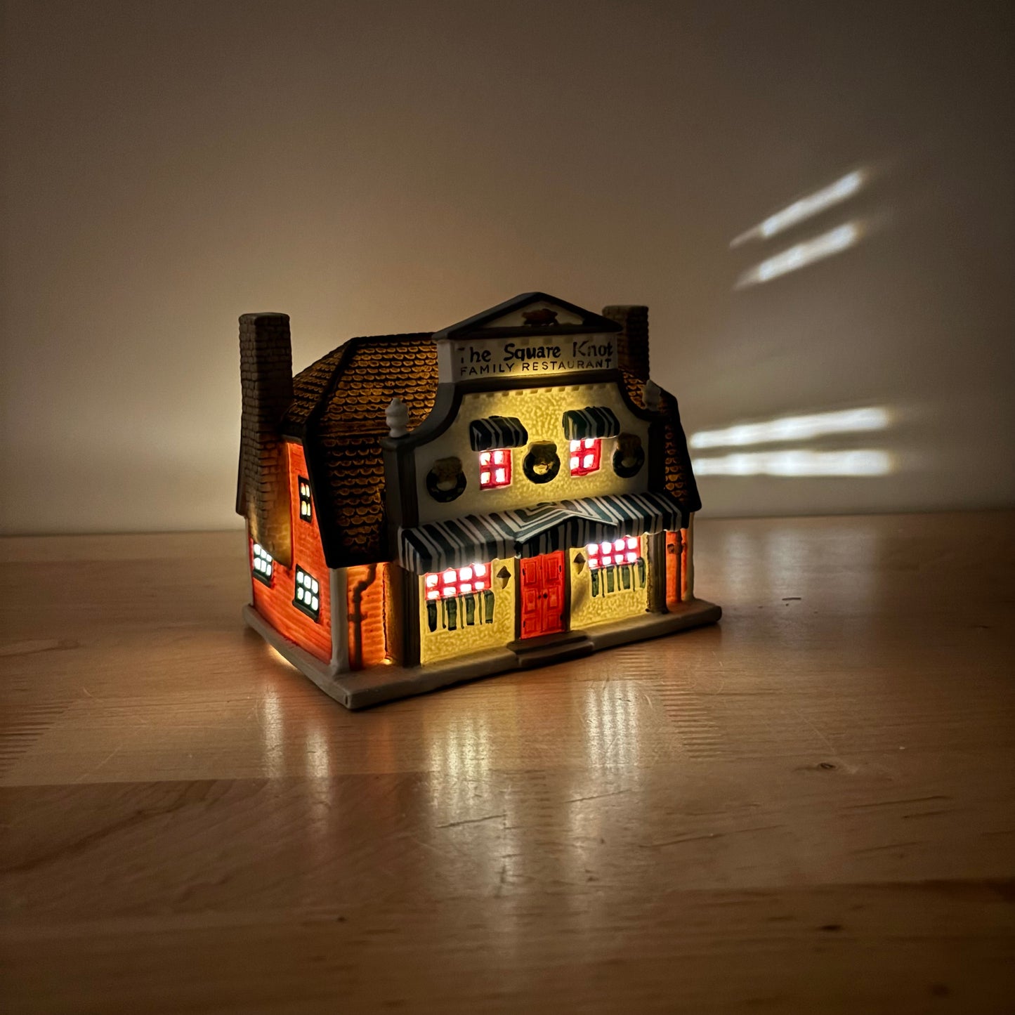 Christmas Decor - Lemax The Square Knot Family Restaurant