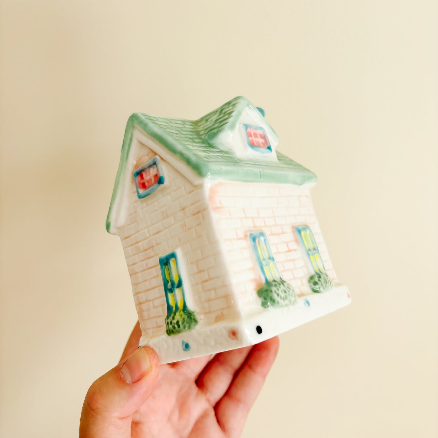 Porcelain Houses - Beauty Salon and Church (set of 2)