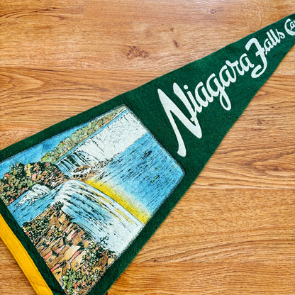 Niagara Falls Ontario 1960s Green Felt Pennant