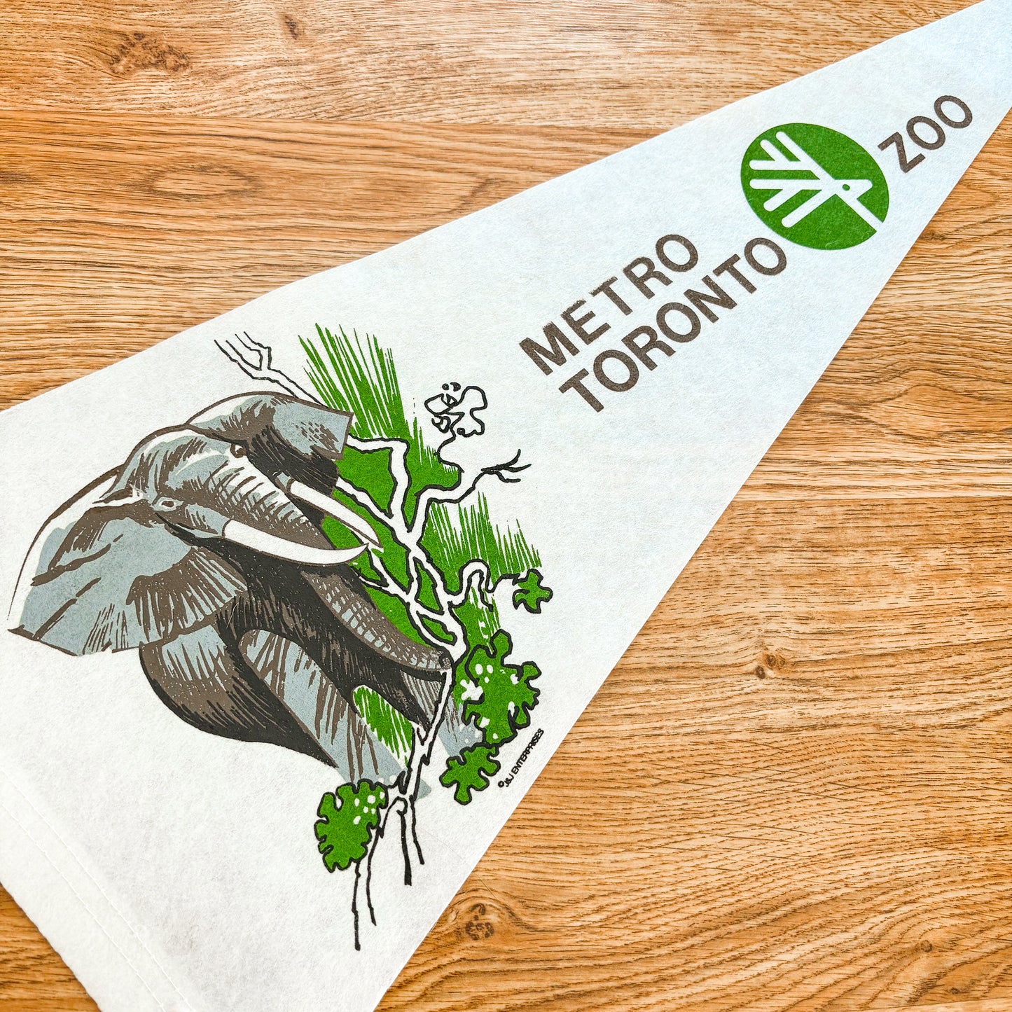Metro Toronto Zoo Ontario 1970s White Felt Pennant