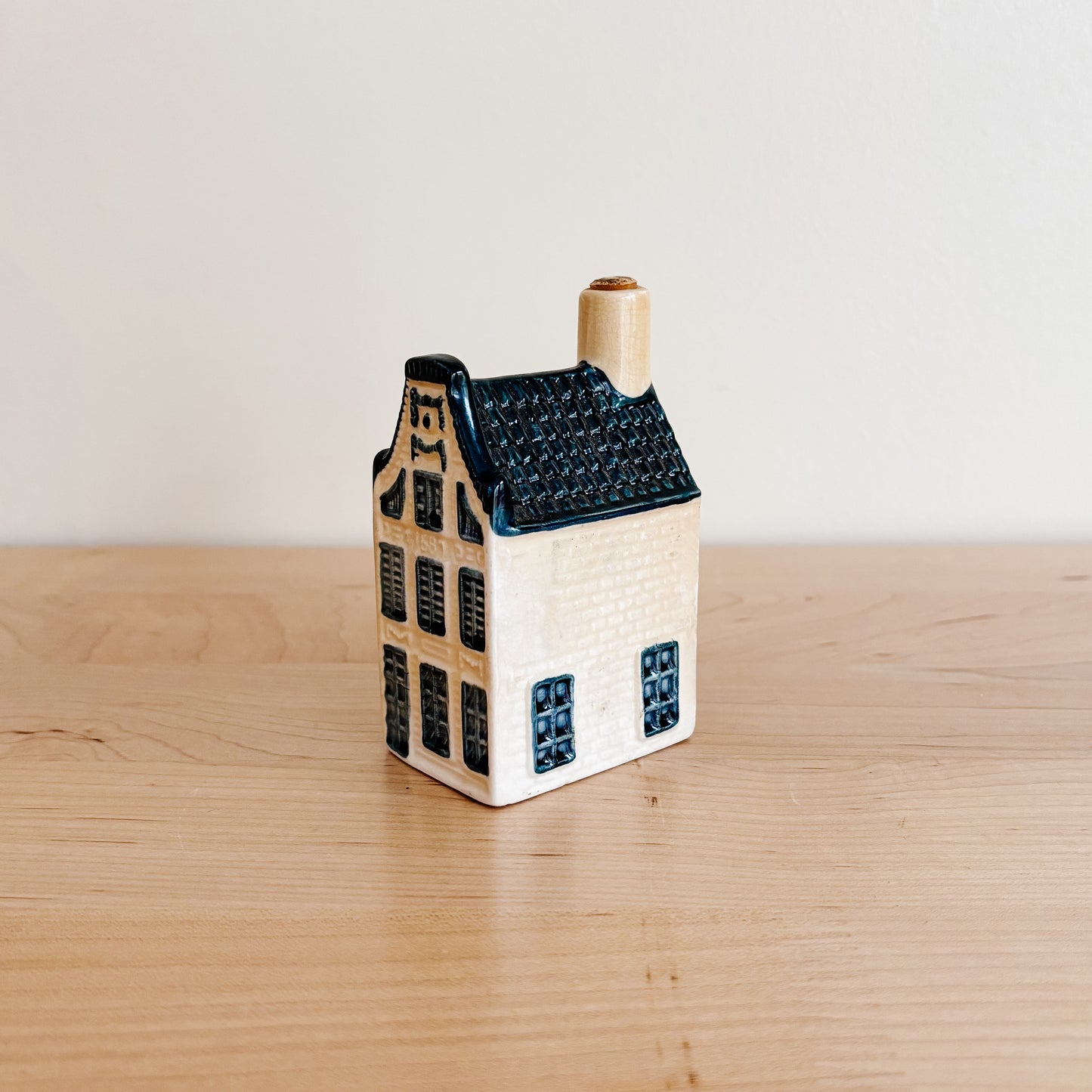 KLM Delft Blue Dutch House No 13 - Rynbende Cherry Brandy