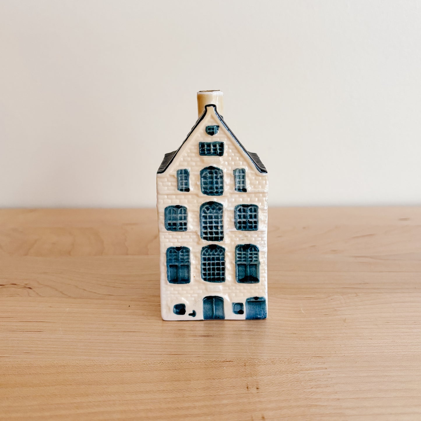 KLM Delft Blue Dutch House No 37 - Rynbende Cherry Brandy