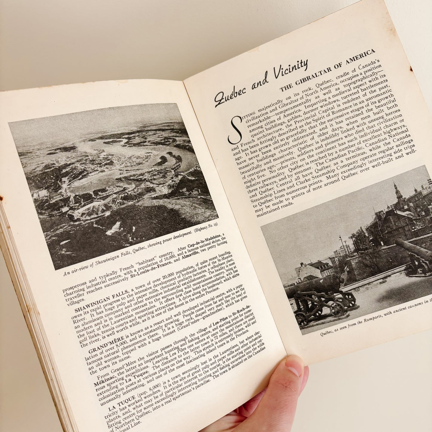Early 1940s Province of Quebec Tourism Guidebook