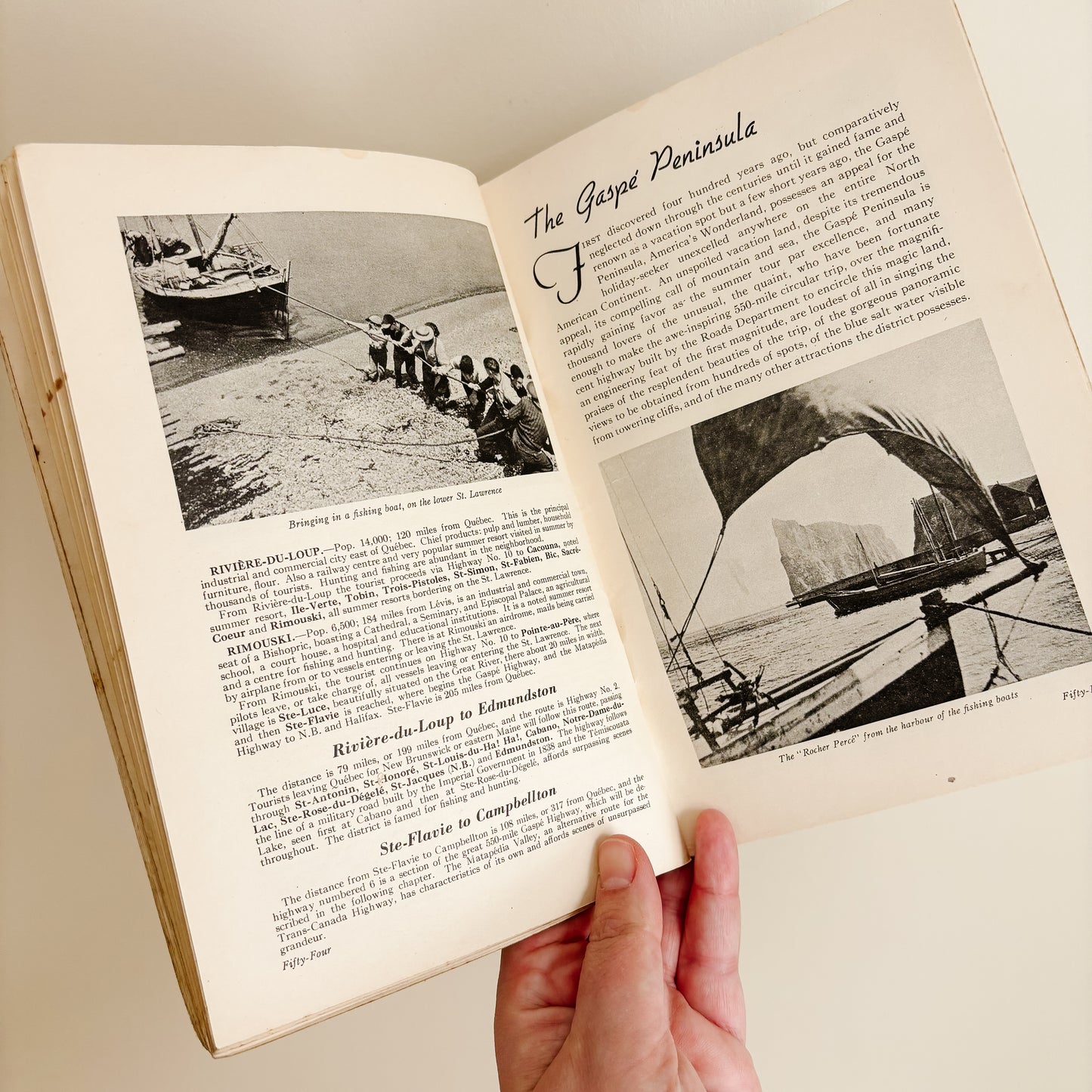 Early 1940s Province of Quebec Tourism Guidebook