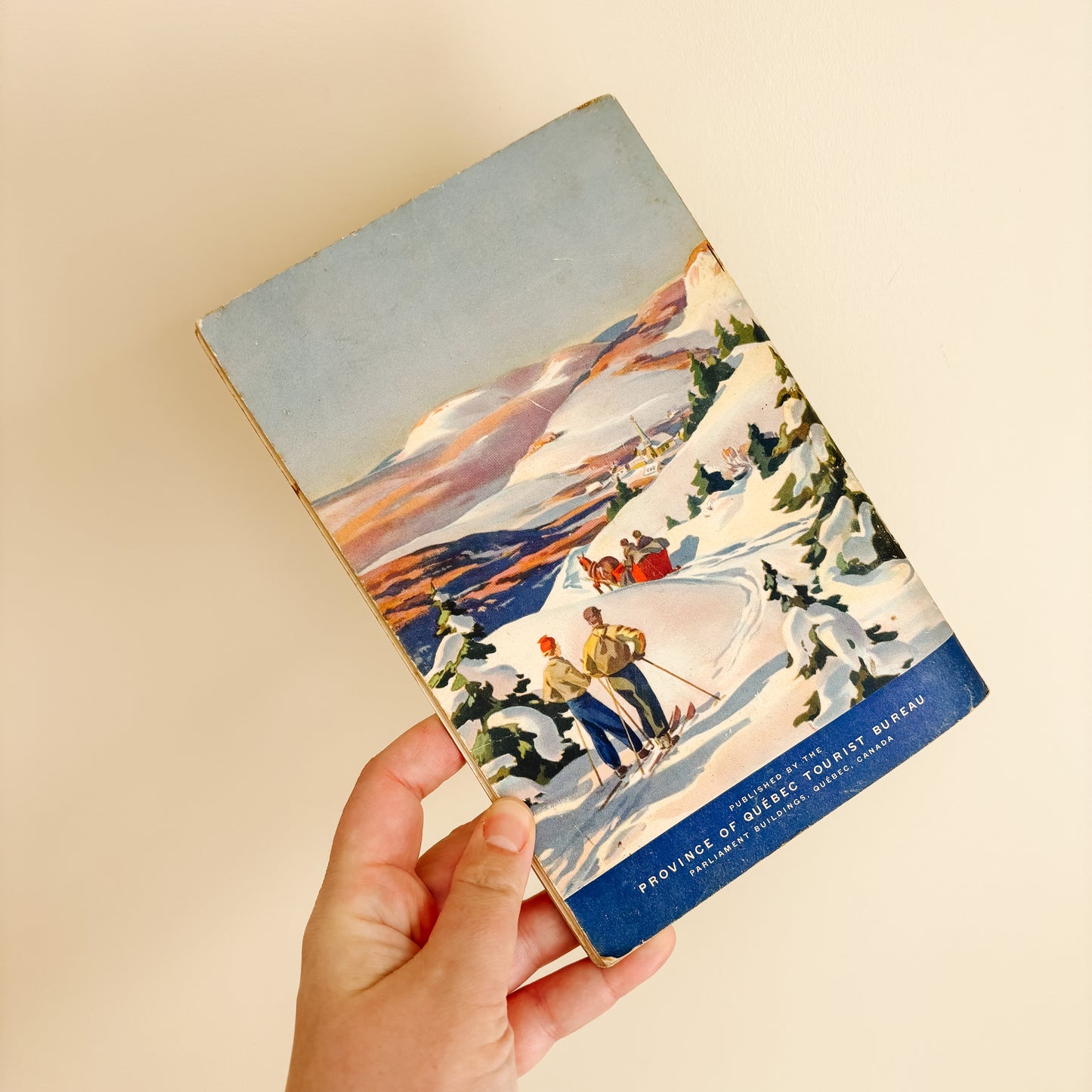 Early 1940s Province of Quebec Tourism Guidebook